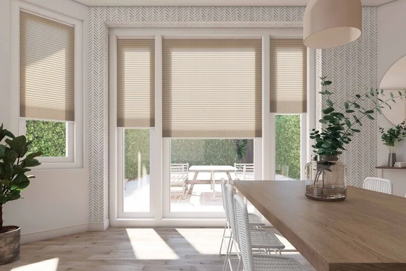 Free-hanging Pleated Blinds